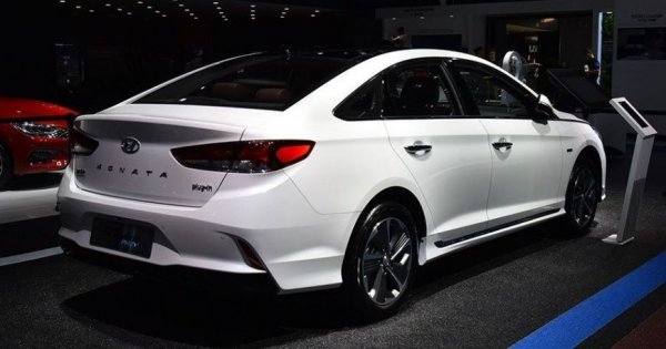 Новый седан Hyundai Sonata вышел в плагин-гибридной версии