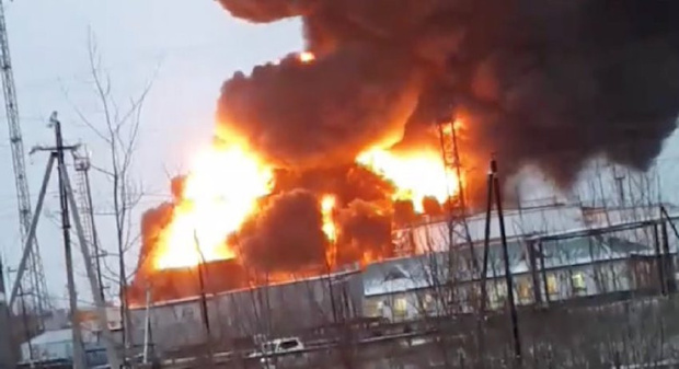 В Югре на нефтебазе локализовали крупный пожар