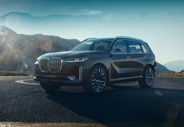 Тизерное изображение будущего флагмана BMW X7 опубликовали в сети