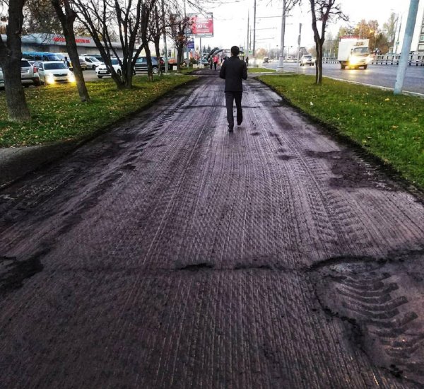 В России дорожникам разрешили менять асфальт в плохую погоду