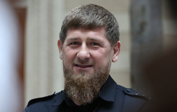 Глава Чечни Рамзан Кадыров подарил Mercedes пятилетнему силачу-рекордсмену