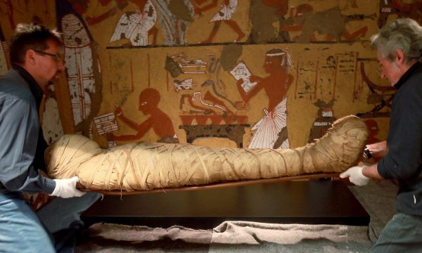 Ученые раскрыли тайну мумии девочки с портретом на лице из Египта