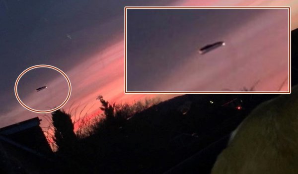 Уфологи: Над Великобританией пролетел гигантский НЛО в виде патрона