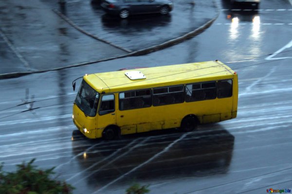 В Ростове дырявая маршрутка продолжает возить пассажиров