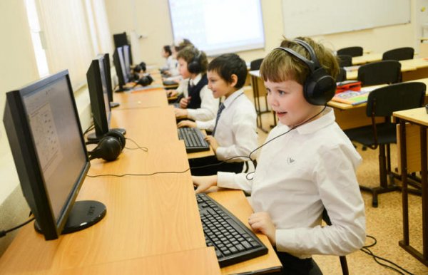 Исаак Калина анонсировал открытие первых IT-классов в московских школах