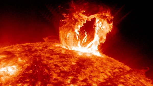 «Десятикратная магнитная буря»: Вспышки на Солнце могут привести к глобальным катаклизмам на Земле – учёные