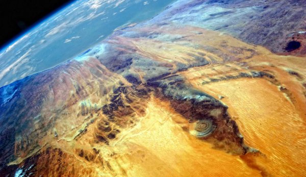 «Будет высадка с Нибиру!» В Сахаре обнаружен «аэродром» для 50-километровых НЛО
