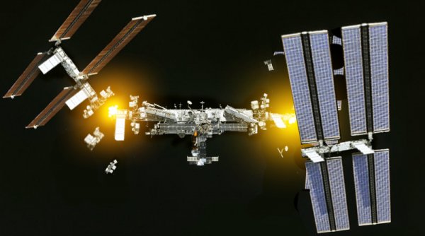 Уфологи были правы: МКС разваливается на куски в открытом космосе