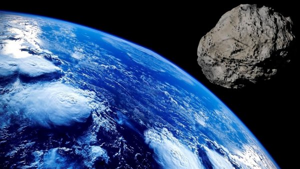 Опасный астероид пролетит у Земли 19 мая